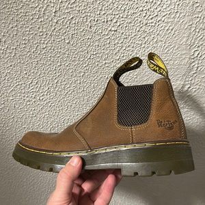 Doc Martens Chelsea boots